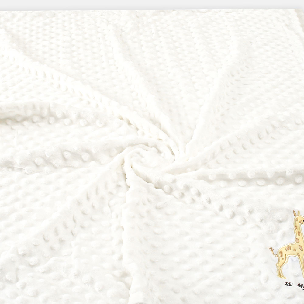 BLANKET WHITE ANIMAL EMBOSSED DOTTED