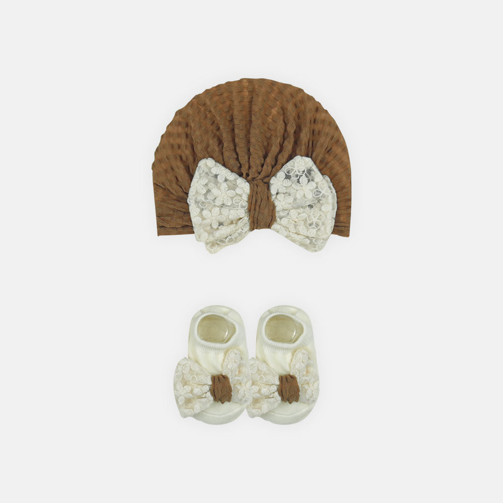 BOOTIES & CAP BROWN