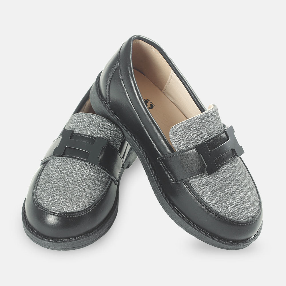 BOY SHOES BLACK PATCH