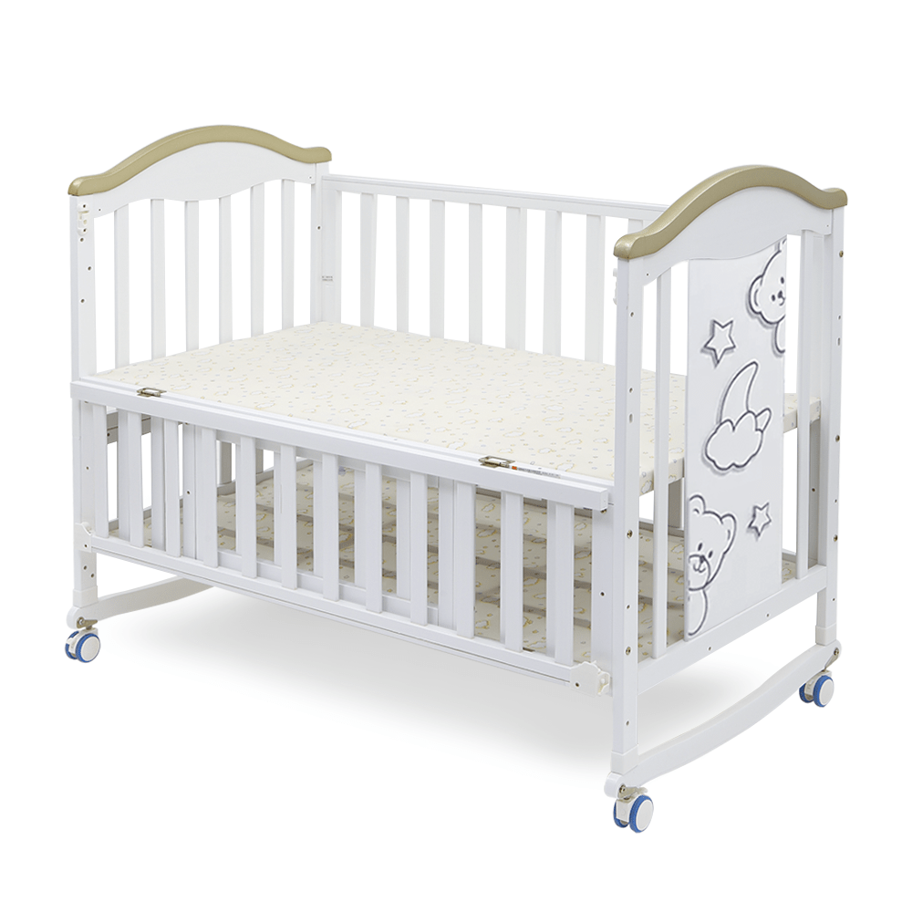 WOODEN COT WHITE