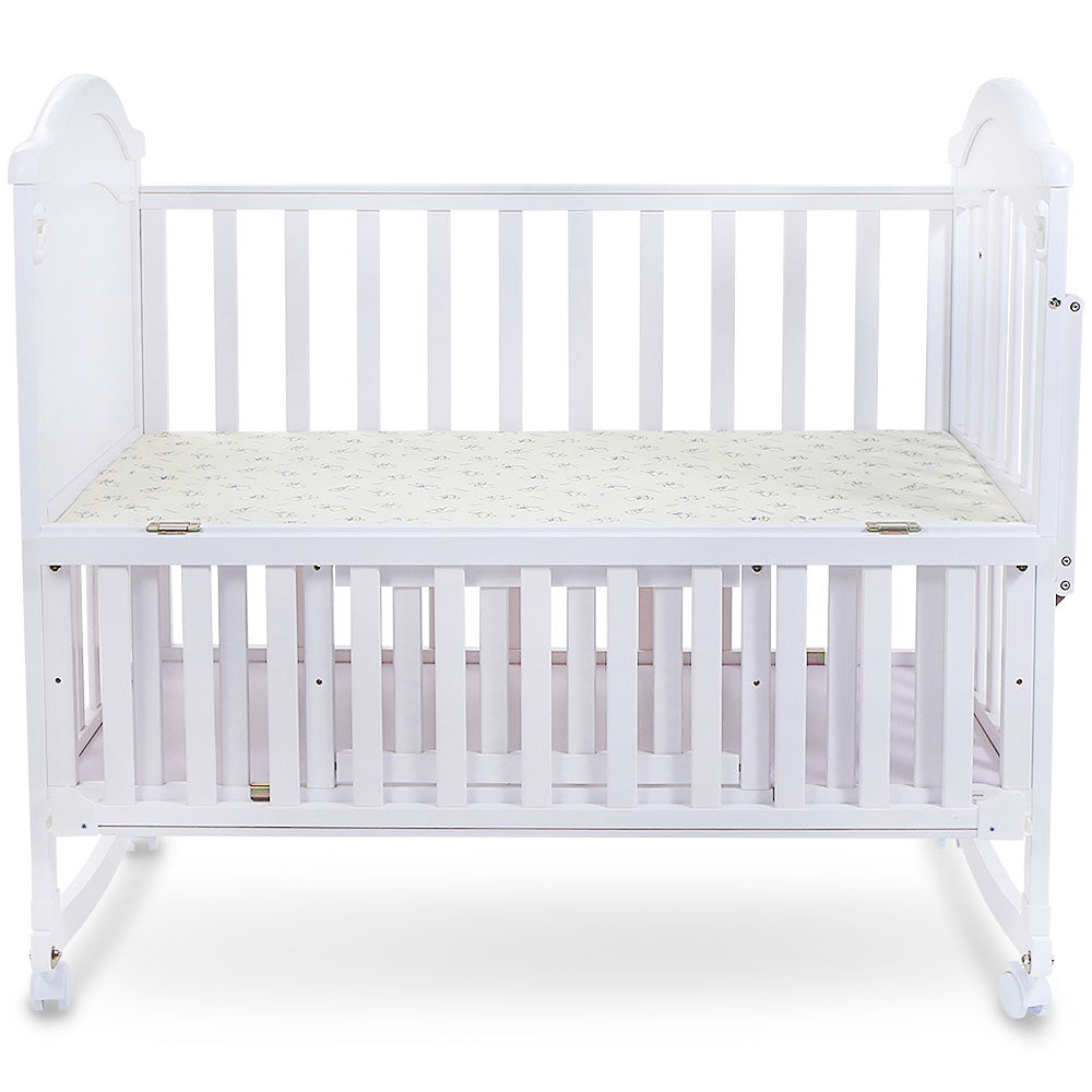 WOODEN COT - WHITE