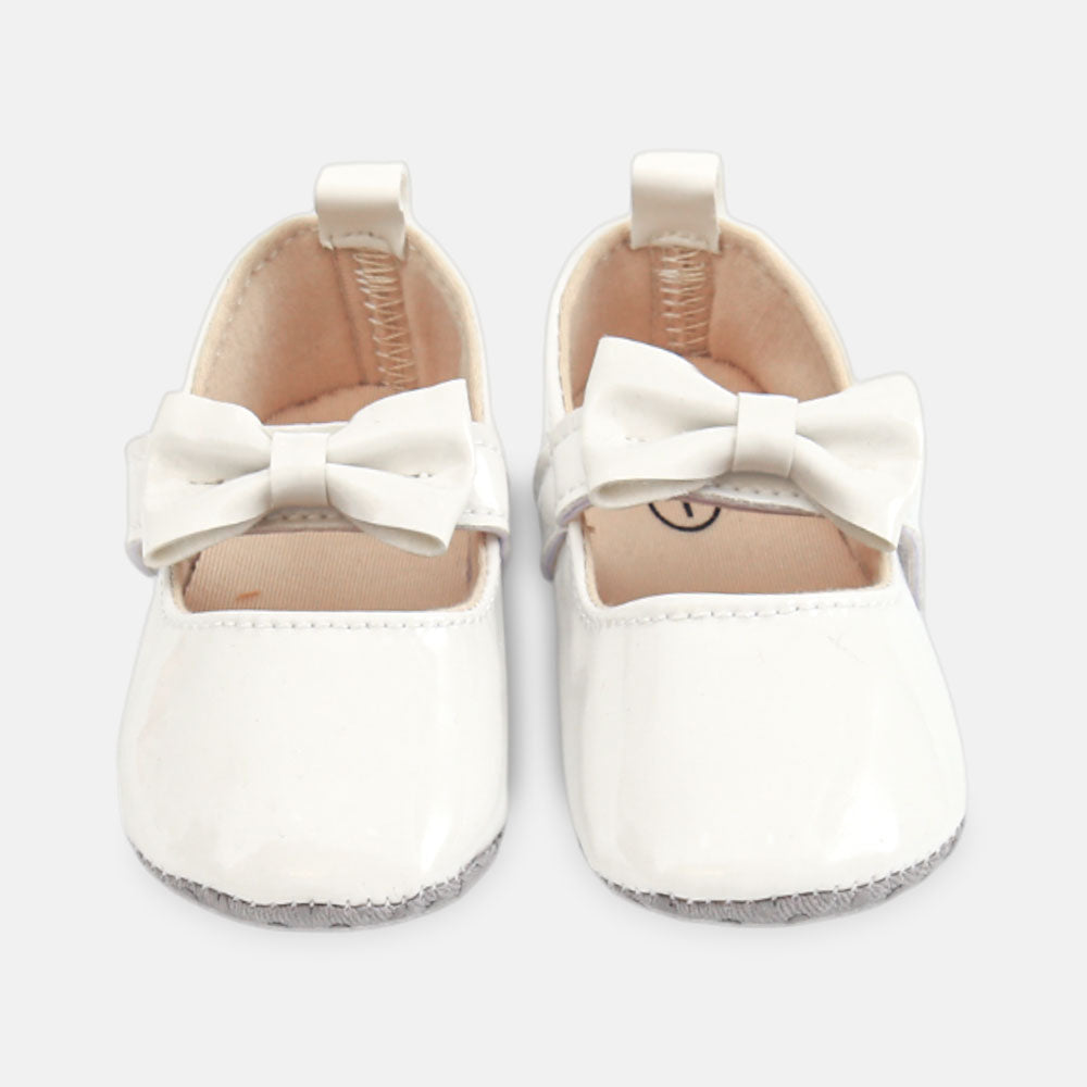 GIRL PRE WALKER SHOES WHITE GLOSSY WITH BOWS