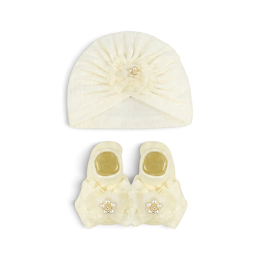 ELEGANT PEARL-ACCENTED CREAM INFANT  BOOTIES & CAP