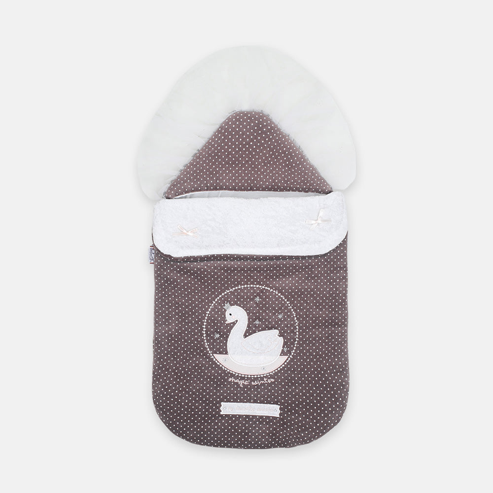 CARRY NEST BROWN SWAN