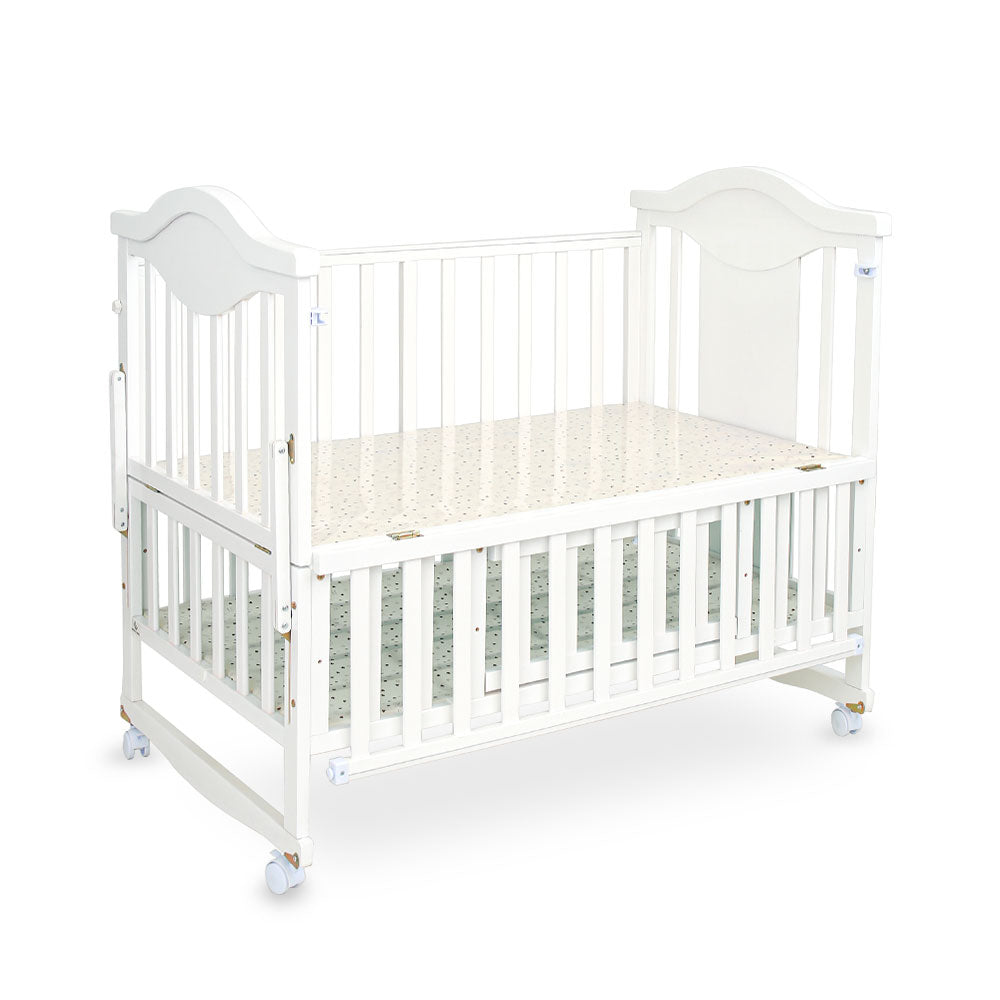 BABY WOODEN COT WHITE