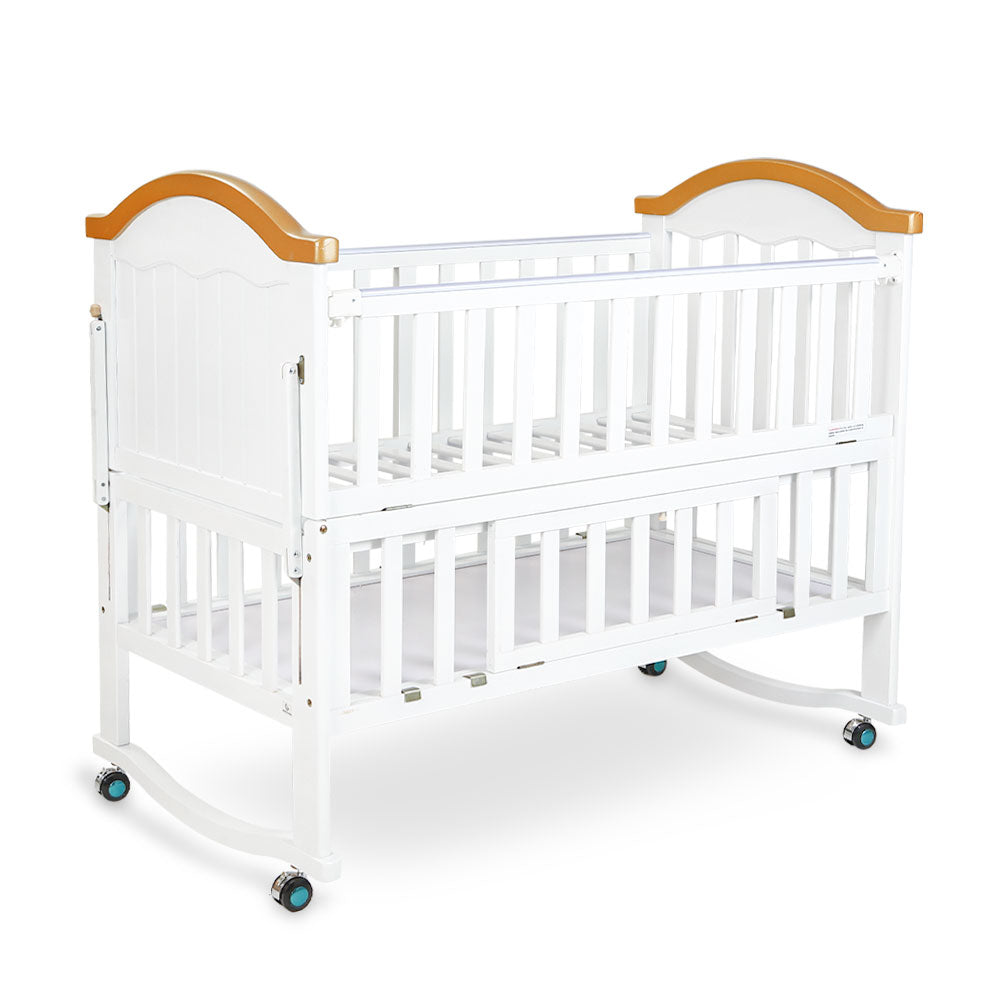 WOODEN COT WHITE