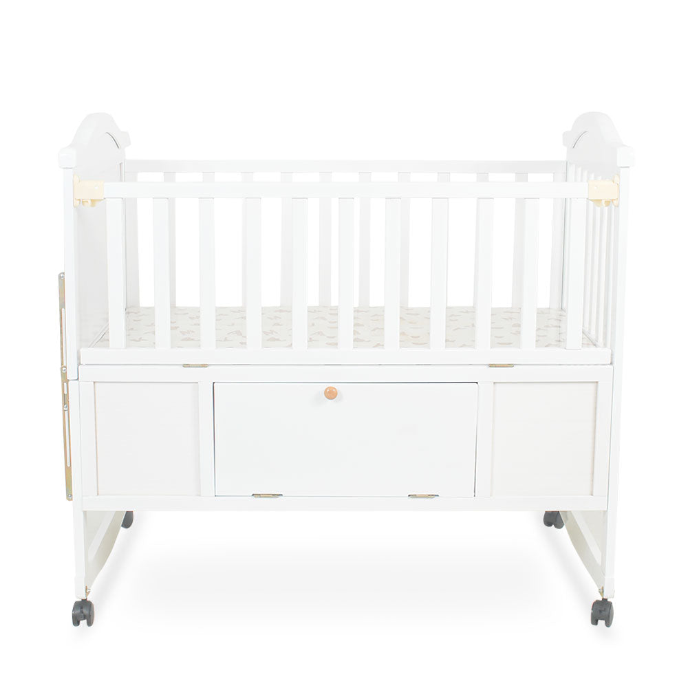 WOODEN COT WHITE