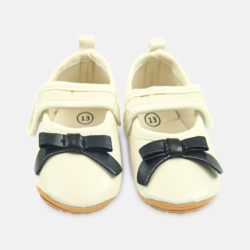 GIRL PRE WALKER IVORY CLASSIC