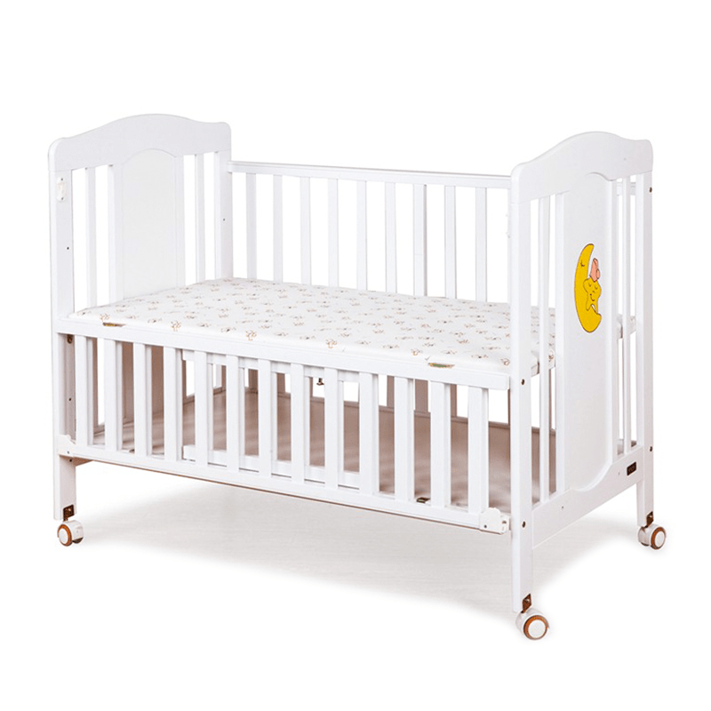 WOODEN COT - WHITE